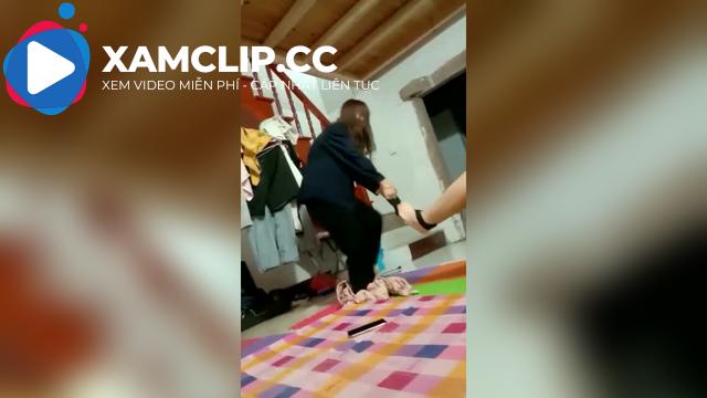 Anh chàng xăm trổ hơi nhát gái tí bị em nó hấp diêm #1