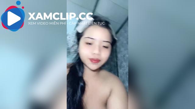 Streamer Khánh Ngọc cô nàng chubby, vú mướp #1