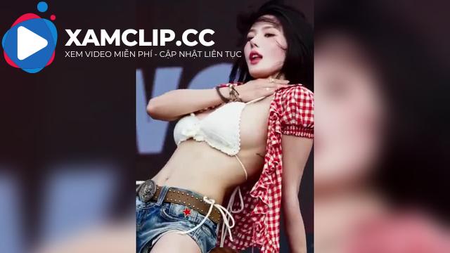 Clip Kwon Eun-Bi múa ngực hot nhất Waterbomb bỏng mắt khán giả Part 2