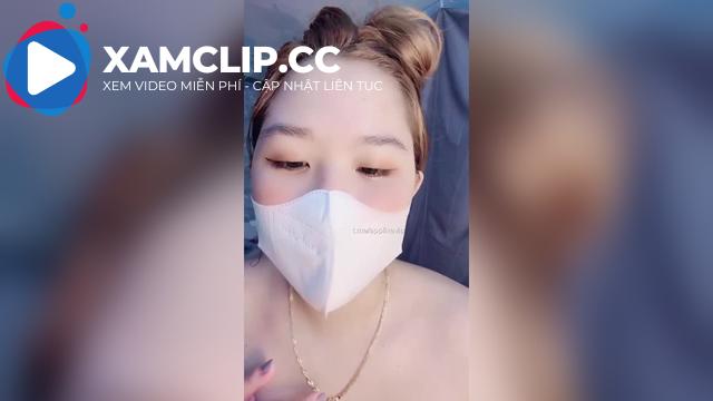 Thaohien02 khoe hai bình sữa đẹp mê hồn, ngắm mãi không chán