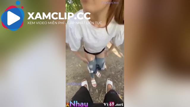 Full clip loạn luân, Thg a béo gạ con e ruột ra ngoài địt bị hàng xóm phát hiện