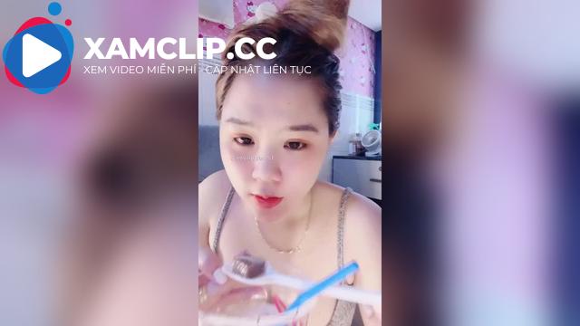 Thảo Hiền xinh yêu vú to live bán bưởi cho mấy anh đồng dâm P2
