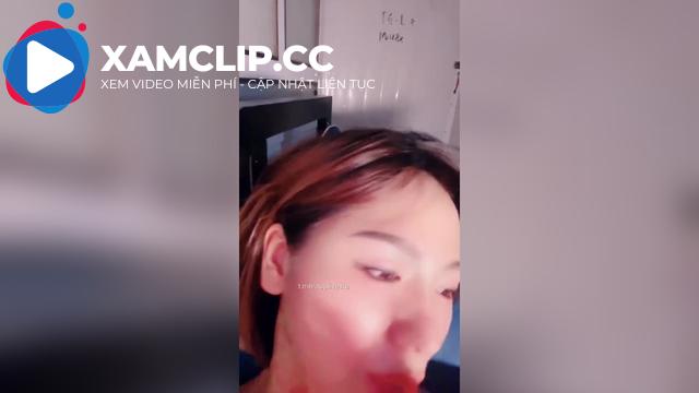 Ngọc Thảo 2k bướm dâm lại còn để lún phún ba sợi lông mới chịu