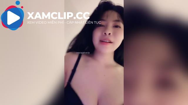 Hường Hêu mặc silip xuyên thấu lộ hàu trắng múp rụp