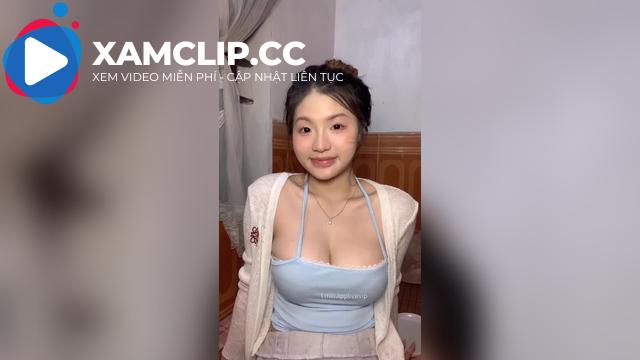 Lanxinhyeu mặc đồ ngủ sexy, khoe khe vú trắng nõn