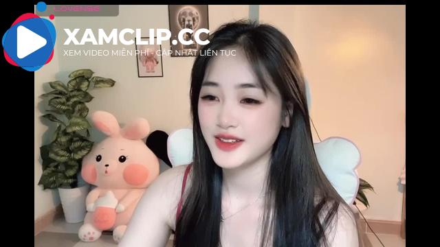 Vẻ ngoài xinh đẹp trong sáng nhưng em dâm đến bất ngờ