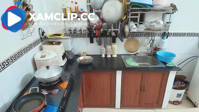 Cô nàng đầu bếp sexy nóng bỏng